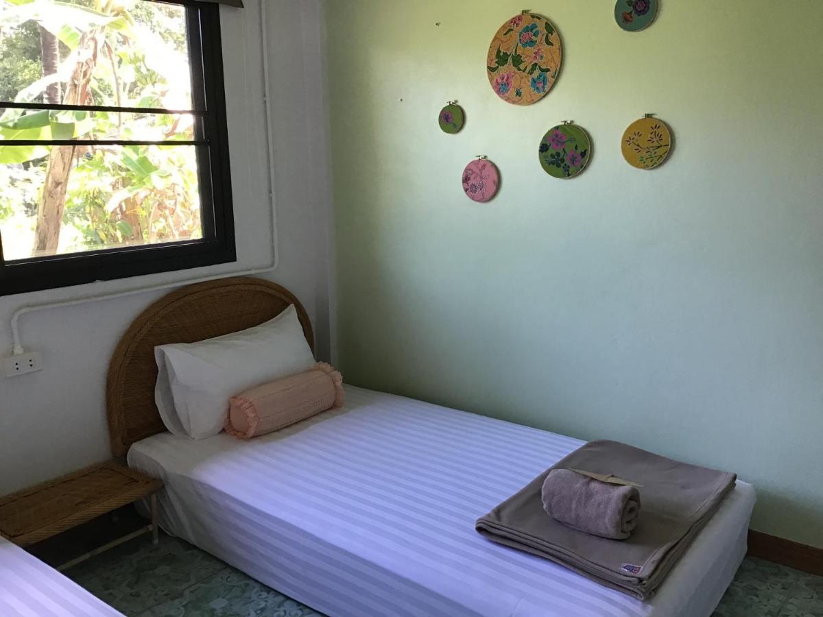 Thipwararom Homestay Takuapa Экстерьер фото